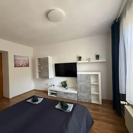 Izby Smart - Zdielana Kuchyna, Kupelna A Wc S Druhou Izbou Appartement